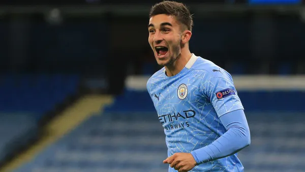 Former Valencia player, Ferran Torres has attracted the interest of Barcelona new coach Xavi Hernandez.