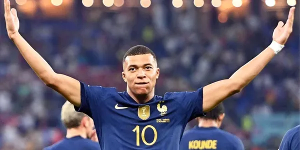 France is leading with a fantastic goal by Aurélien Tchouameni