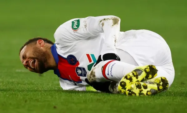 French media is starting to get severely against the Brazilian star, and the club seems to be sick and tired of him.