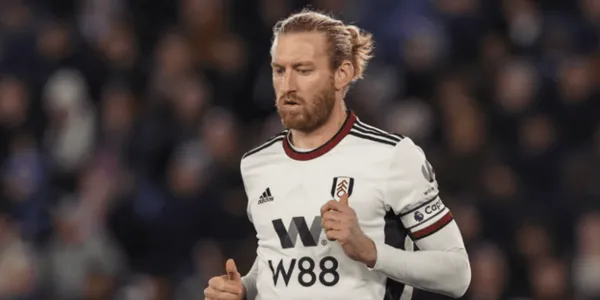 Fulham is playing a good match against Manchester City.