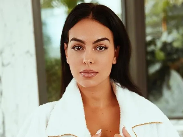 Georgina Rodriguez delighted the audience with her captivating look, but a striking phrase has piqued the curiosity of many. Not even Cristiano Ronaldo would have dared to describe himself the way she did.
