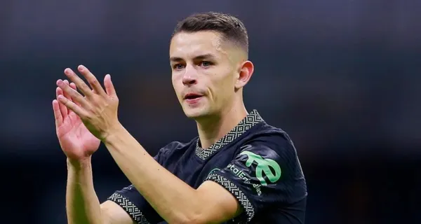 Gerardo Martino is also desperate because he knows that he does not have a mixed midfielder who has the level. Álvaro Fidalgo sounds like he could play for El Tri, but if he is called up, there is one who would leave for dignity.