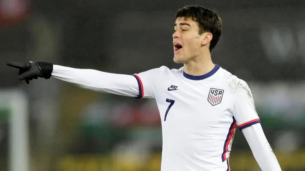 Giovanni Reyna is one of the young promises in the world of football. The player from the United States hides a curious story according to his nationality.