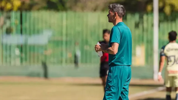 He coached his first game against Monterrey.