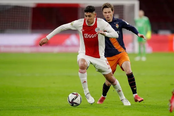 He has established himself as an essencial piece in Ajax’s starting XI.