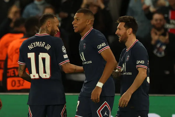 He outplayed PSG's attacking trio of Lionel Messi, Kylian Mbappé and Neymar Jr in a UEFA Champions League match, now he could seal a Premier League move.