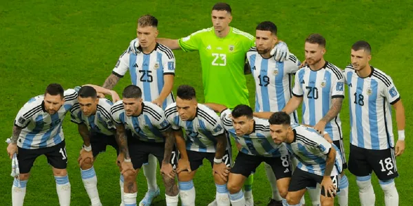 He stands out in Scaloni's team, but in Spain he has been questioned and they would look for a new destination for him