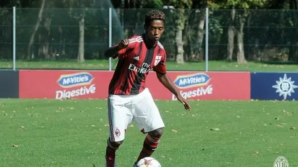 He was 20 years old and was found dead in his room. Some time ago he had written a note in which he denounced the discrimination and violence that he had to face in his daily life