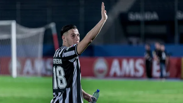 If the transfer of the Uruguayan striker is completed, it will be the most expensive in the history of his club, Libertad.