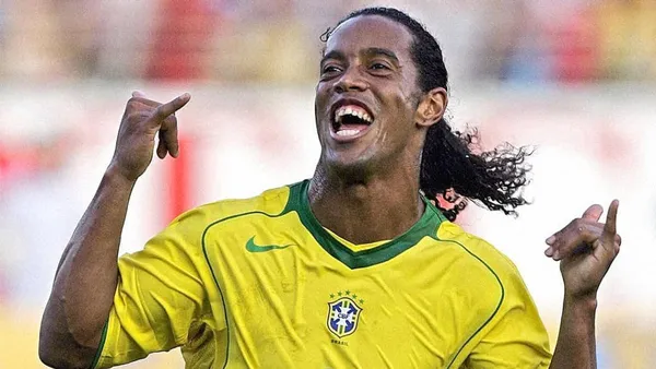 In early November 2018, a Brazilian court seized the passports of Ronaldinho and his brother for refusing to pay an environmental protection fine.