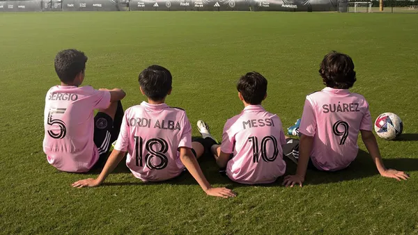 Inter Miami announced this Friday the signing of Luis Suárez, who upon his arrival to the MLS will reunite with his friend Lionel Messi after shining together at Barcelona.