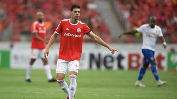 Inter de Porto Alegre player has the choice between representing Brazil or the United States, due to his parents nationalities.