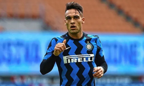 It was confirmed that a player wanted by the Catalans will continue in his club