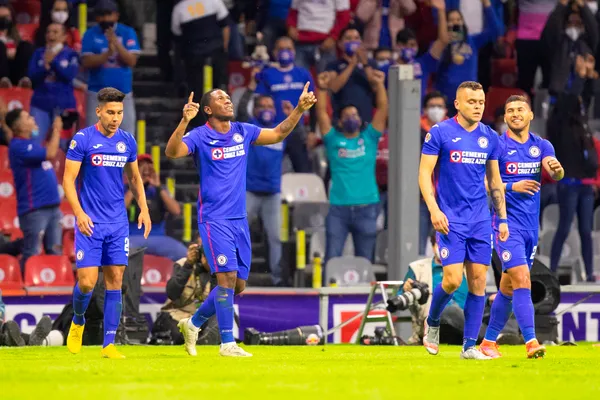 It will be a passing market in which Cruz Azul will look for three reinforcements, but several players asked for their departure and others must renew their contract for Apertura 2021