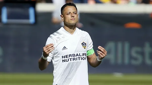 Javier Hernández, today separated from Sarah Kohan, with whom he had married in 2019, is going through the duel that this implies, while playing as a footballer for LA Galaxy.