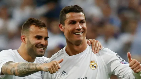 Jese Rodriguez and Cristiano Ronaldo with the Real Madrid jersey. (Source: El Confidencial)