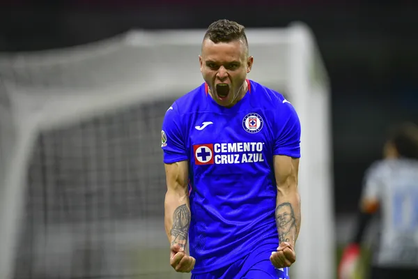 Jonathan Rodríguez would be unhappy with Cruz Azul and would be forcing him out of the institution, despite his high salary.
