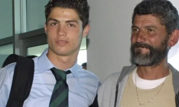 José Dinis Aveiro died in 2005 and didn't see his son shine