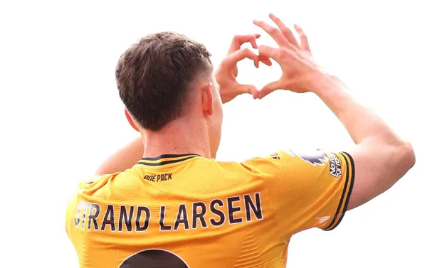 Just as the game was coming to an end, the striker appeared to score the agonizing equalizer.