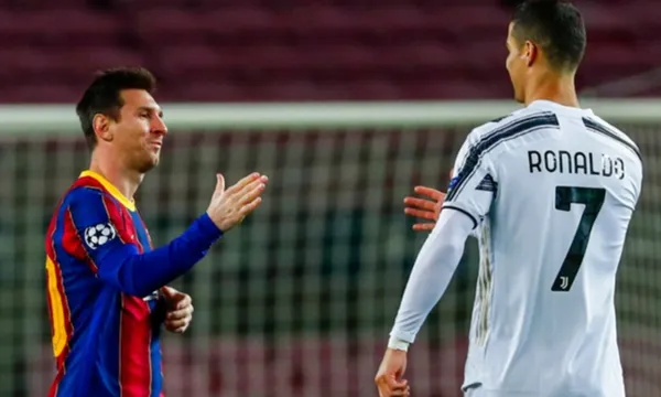 Juventus destroyed FC Barcelona on Nou Camp and the Argentinian is about to take a crucial decision in his career.