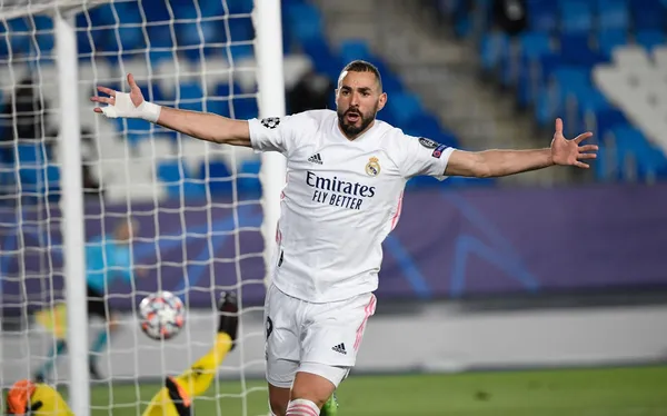 Karim Benzema broke another record with Real Madrid shirt and, given his past, it put some fire in the relationship between two French legends