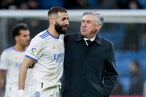 Karim Benzema continues without a replacement at Real Madrid and now Carlo Ancelotti would not take into account a player who is already looking to leave the club.