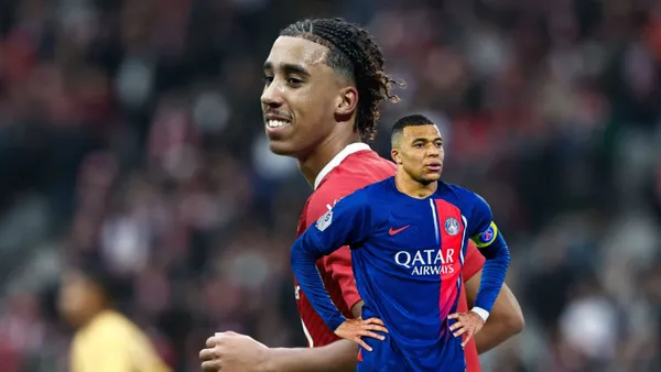 Leny Yoro. smiles as he wears the Lille jersey while Kylian Mbappé puts his hands on his hips with a PSG jersey on. (Source: Fabrizio Romano X)