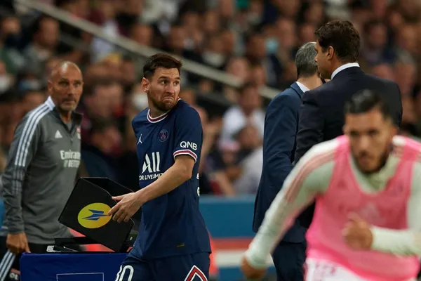 Lionel Messi did not have his dream night at Parc des Princes, even though the team was finally able to clinch victory. In fact, he was replaced by Mauricio Pochettino.