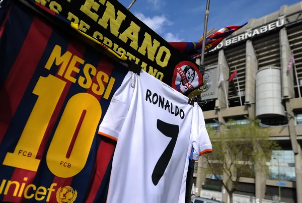 Lionel Messi is the most popular footballer in terms of shirt sales in the United States coming out tops in 20 states. Christian Pulisic is the second with 19 states while Cristiano Ronaldo is the 3rd with just 4 states.