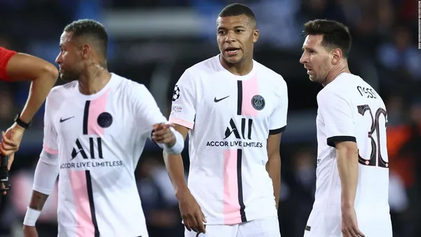 Lionel Messi, Neymar and Kylian Mbappé, form a dream trident, which threatens to overwhelm everything that crosses their path.