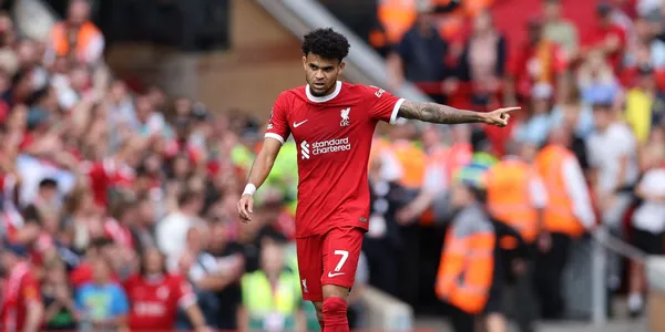 Luis Díaz was substituted in the 33rd minute and he didn't agree with Klopp's decision.