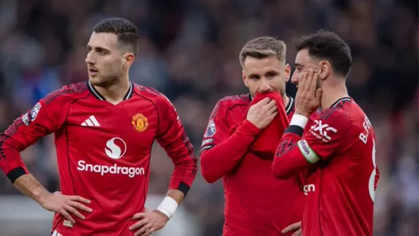 Luke Shaw has been replaced due to a injury in the first half - X @ManUTD