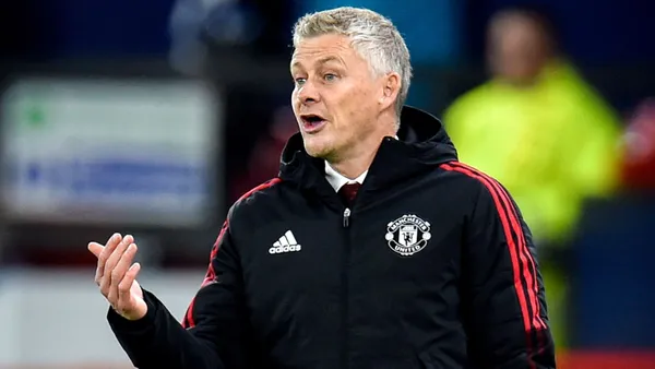 Manchester City was vastly superior and managed a good derby win to closely follow Chelsea in the standings. Disappointing performance by Manchester United, who may remove Ole Gunnar Solskjaer from office.