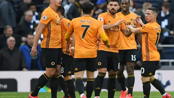 Manchester United are strong favorites to land the midfielder, although the Portuguese prefer the possible option of Barcelona.