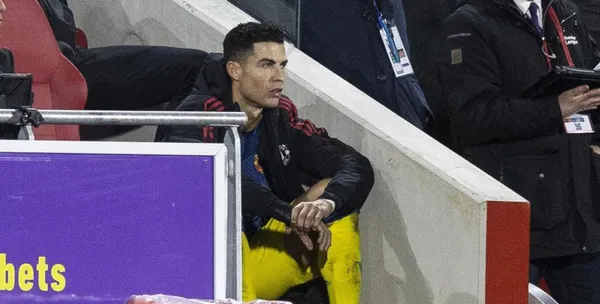 Manchester United confirms its upturn, won its second consecutive game in the tournament, and in both, Cristiano was a substitute.