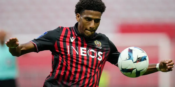 Manchester United is nearing the completion of a £34.1 million deal for the acquisition of a center-back from Ligue1.