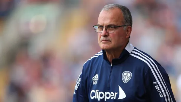 Marcelo "El Loco" Bielsa was a coach in Liga MX during the 90's, where he was able to see the potential of this goalkeeper.