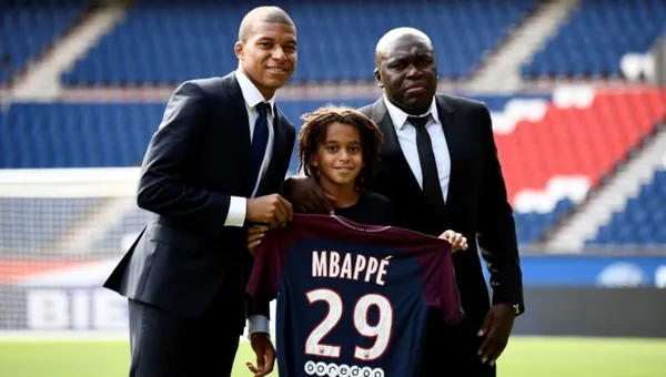 Mbappé's younger brother made his debut with the PSG youth squad.
