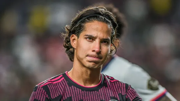 Mexican midfielder Diego Lainez was sounded out by América and turned them down, now he is getting karma.