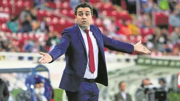 Michel Leaño has won just 5 games as Chivas coach.