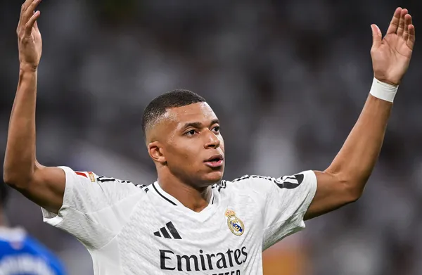 New image raises suspicions about Mbappe's relationship with his teammates