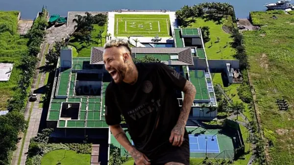 Neymar continues to undergo rehabilitation from his knee injury, however, there is no shortage of parties at his mansion in Brazil.
