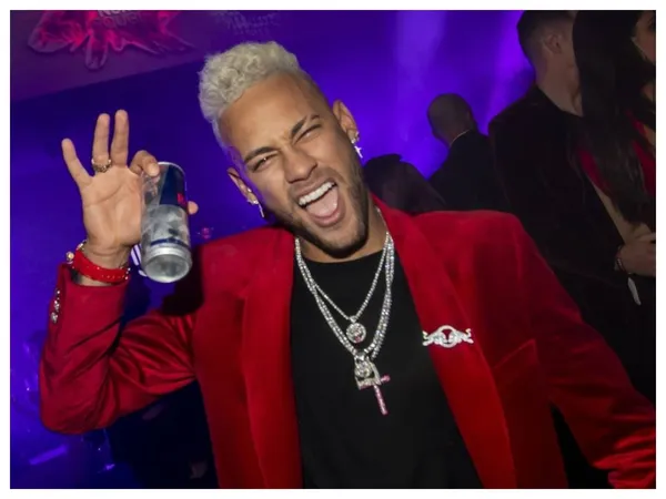 Neymar is being highly criticized at PSG for what he does outside of matches and now two new addictions have been known that worries his environment