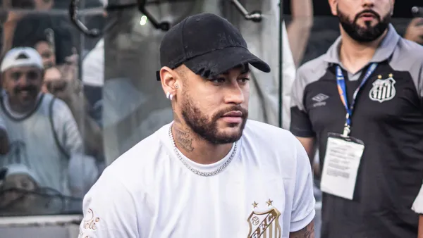 Neymar's Santos Transfer: The Luxury Perks That Sealed the Deal.