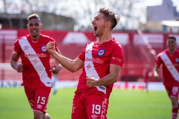 One of the richest clubs in Mexico is close to hire a young talent who has yet to decide if he will play for the USMNT, Argentina or Croatia.