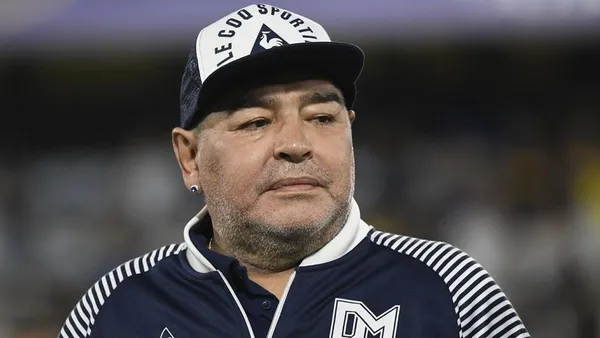 One year has passed since Diego Armando Maradona's physical loss and there are thousands of moments, facts and curiosities to remember. Today we review Post-footballer Fluff. How and where did you play in football?