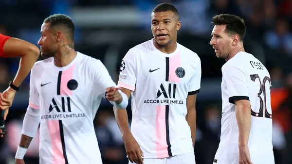 Paris Saint-Germain fans accused a player of favoring Kylian Mbappé over Lionel Messi and Neymar.
