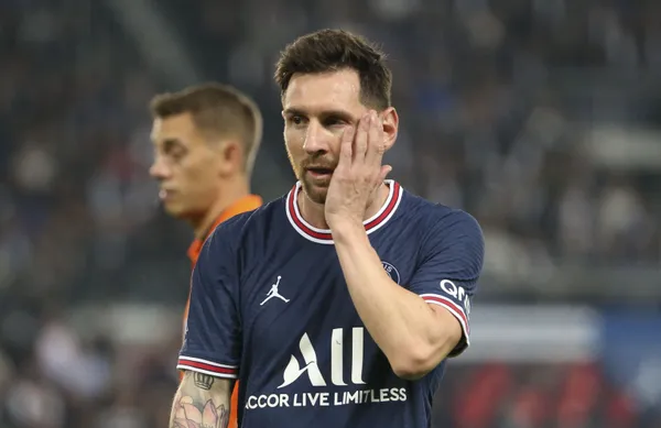 Paris Saint-Germain have released an injury update on Lionel Messi that confirms an injury on his left knee.