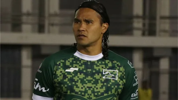 Peña played for six months in the Guatemalan league.