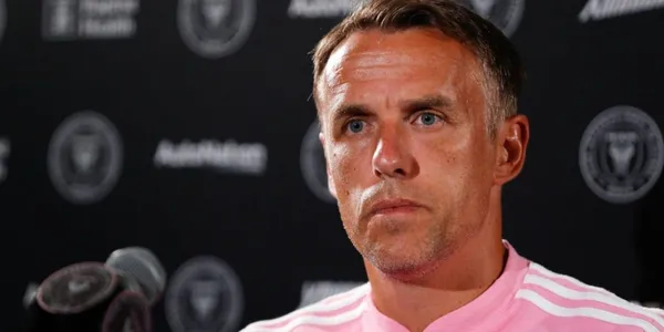 Phil Neville prepared his team to face Barcelona in good form